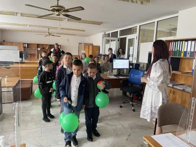 Посещение на 1 а клас в Дирекция Бюро по труда, по случай 36 години Агенция по заетостта - ОУ Йордан Йовков - град Каварна